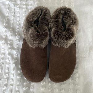 Sketchers fur lined slip on shoes size 10